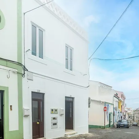 Surfers 2 By Interhome